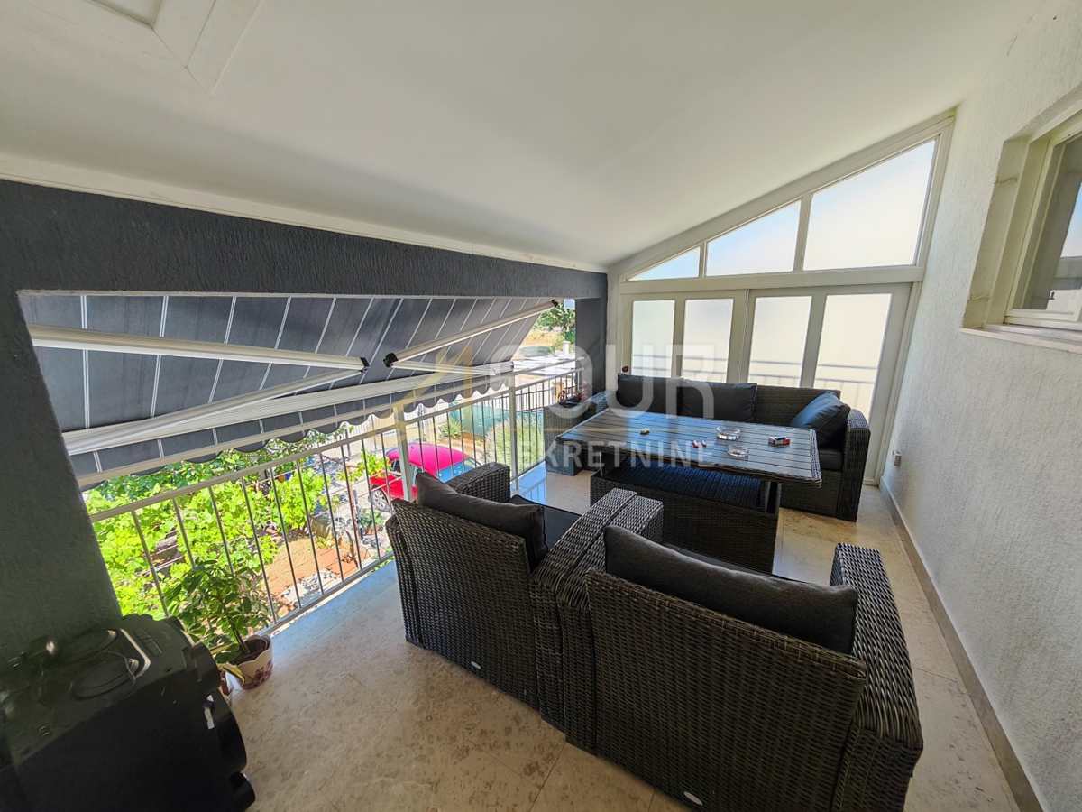 Istria, Pula, Busoler, 3 bedrooms + living room with a garden