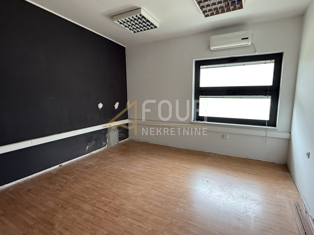 Коммерческая площадь MATULJI, 1.800 €