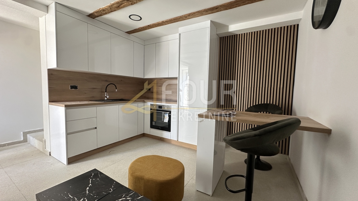 Appartamento RIJEKA, 700 €