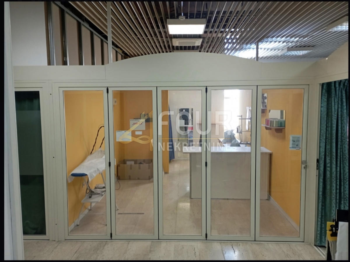 Locale commerciale KRK, 36.300 €