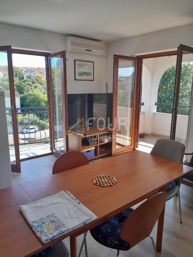 Appartamento KRK, 700 €