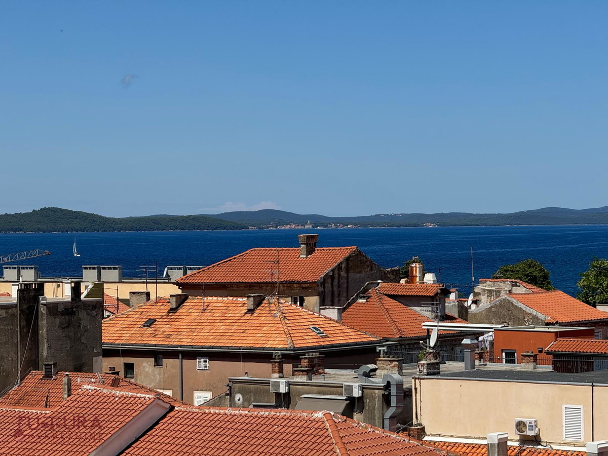 POLUOTOK