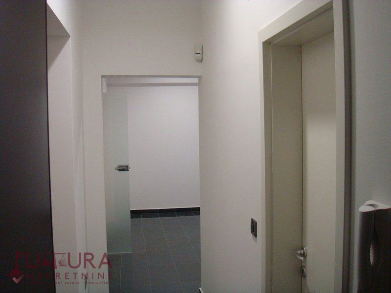 Locale commerciale ZAGREB, 900 €