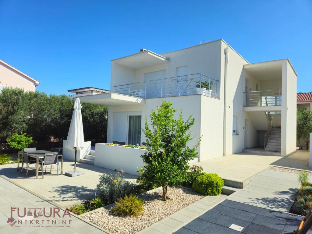 Casa VRSI, 750.000 €
