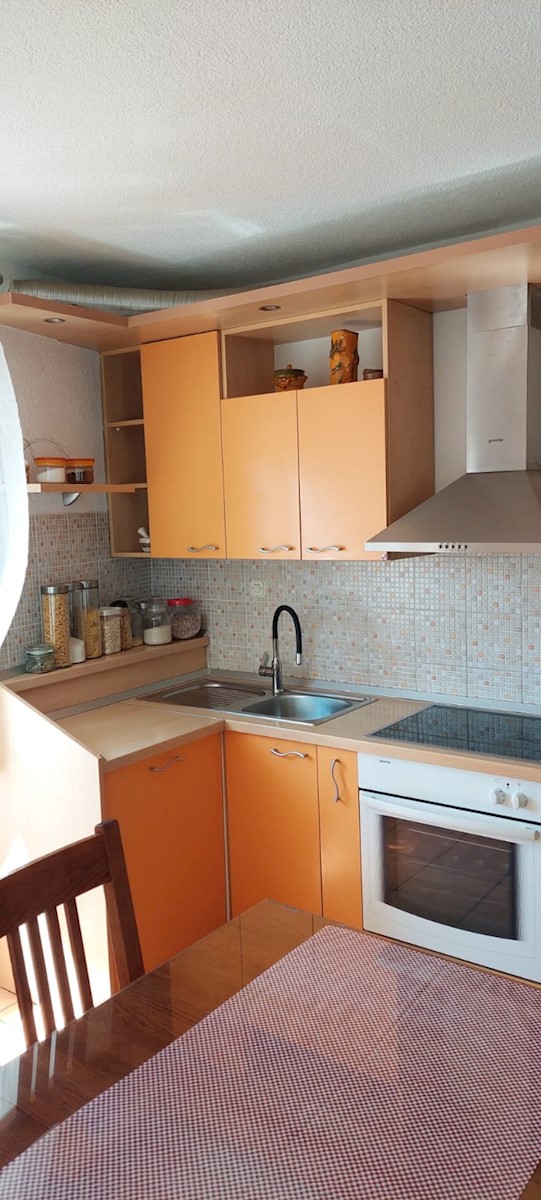 KAŠTEL LUKŠIĆ