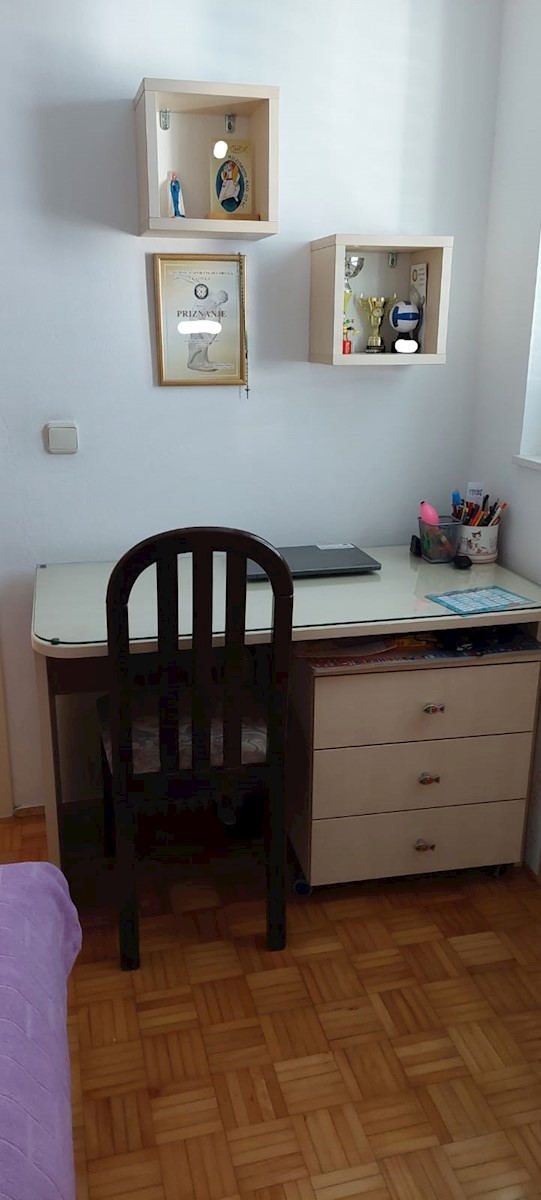 KAŠTEL LUKŠIĆ