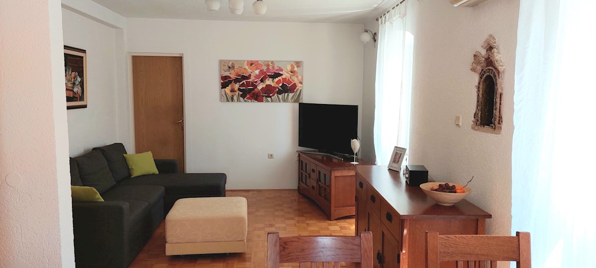 KAŠTEL LUKŠIĆ