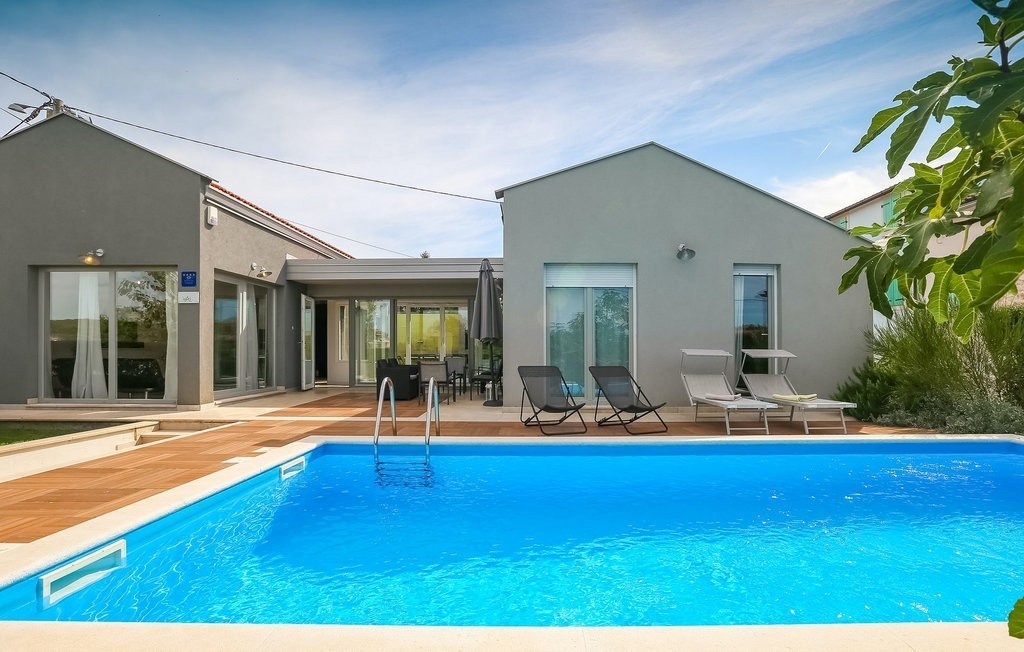 Дом POREČ, 420.000 €