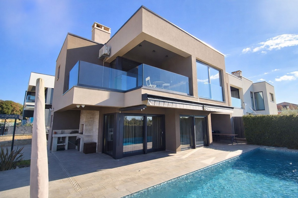 Дом POREČ, 1.200.000 €