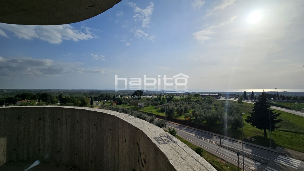 POREČ OKOLICA – Luksuzna novogradnja s panoramskim pogledom na more i Alpe!