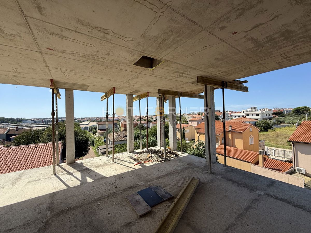 Pula, exklusive Neubauwohnung, Aufzug, Penthouse, Panoramablick auf die Stadt – 2
