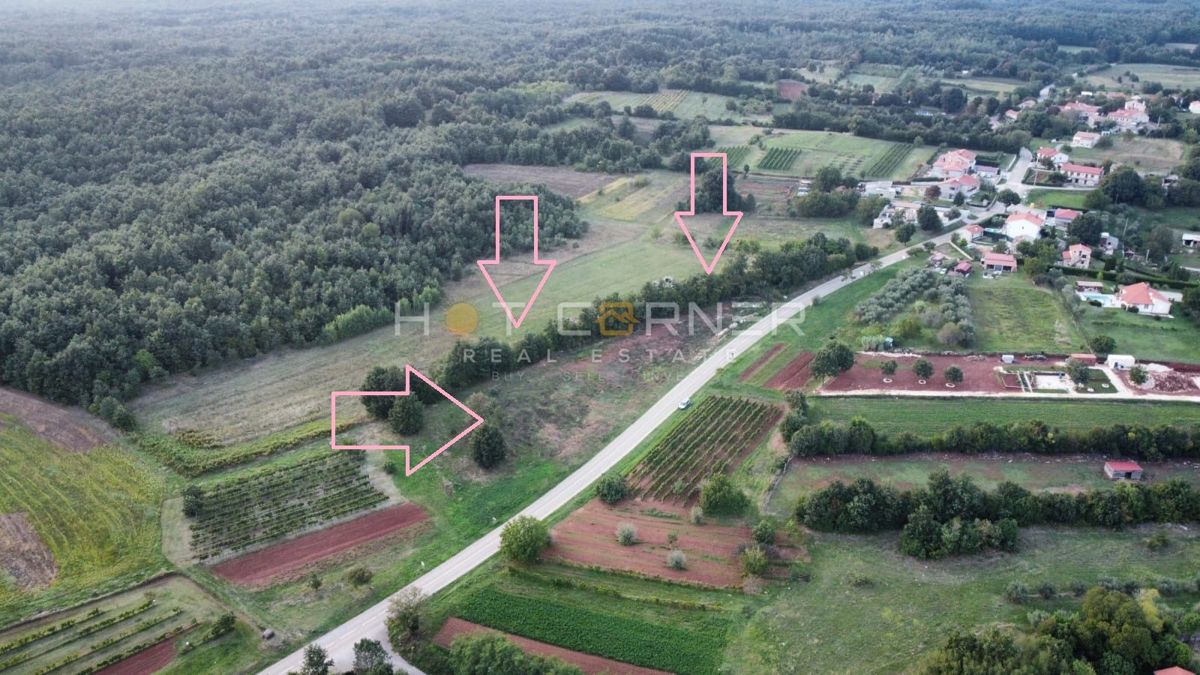 Участок BARBAN, 232.000 €