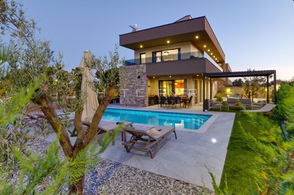 Дом MARČANA, 670.000 €