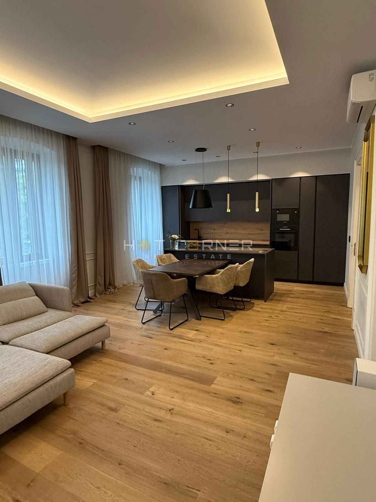 uxuriously renovated apartment near the Arena, 90 m²