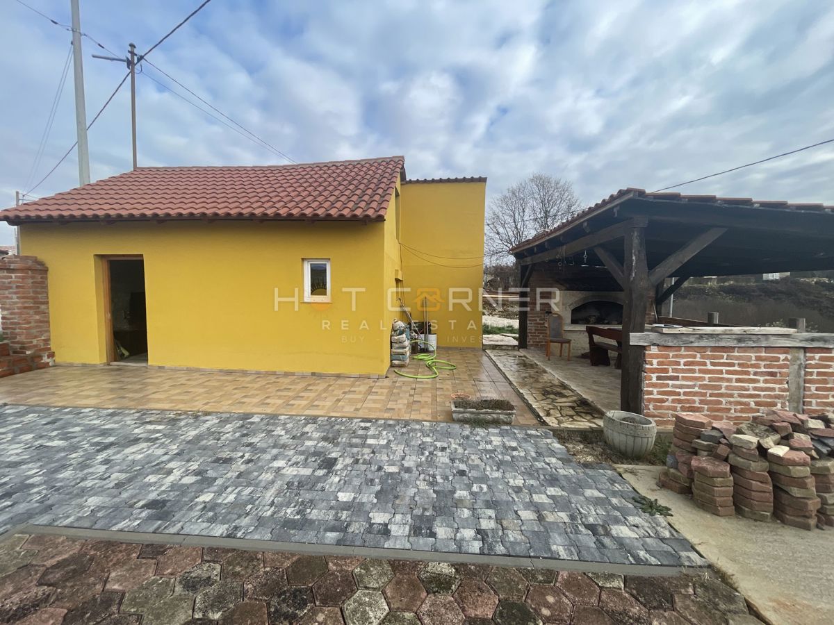 Svetvinčenat - okolica, građevinsko zemljište 500m2 sa izgrađenim objektom – 2