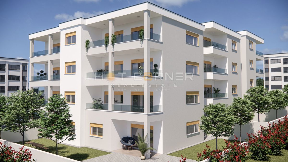 Pula - prostorno stanovanje 126 m², dve terasi, 2 parkirni mesti – 2