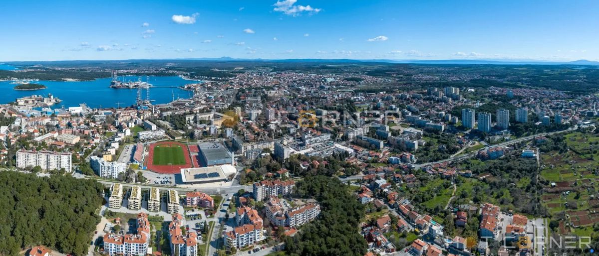 Pula, Sisplac, luksuzni stan na elitnoj lokaciji 300 m od plaže, 2 SS, jugoistok, garaža – 3