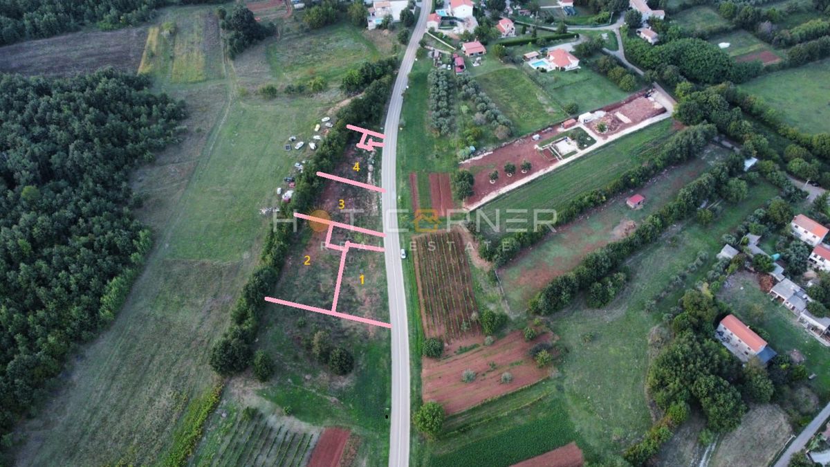 Участок BARBAN, 53.000 €