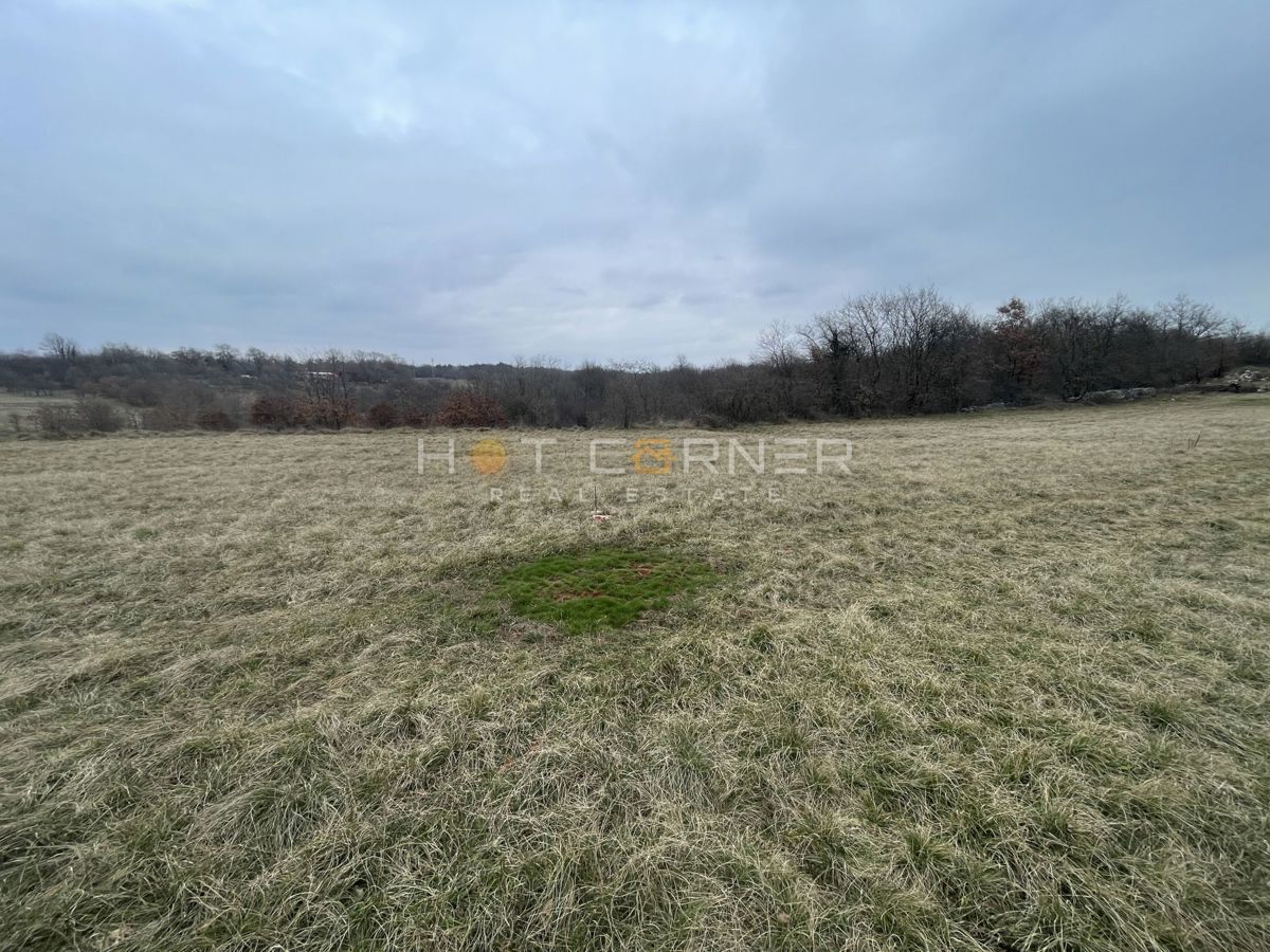 Участок MARČANA, 55.000 €