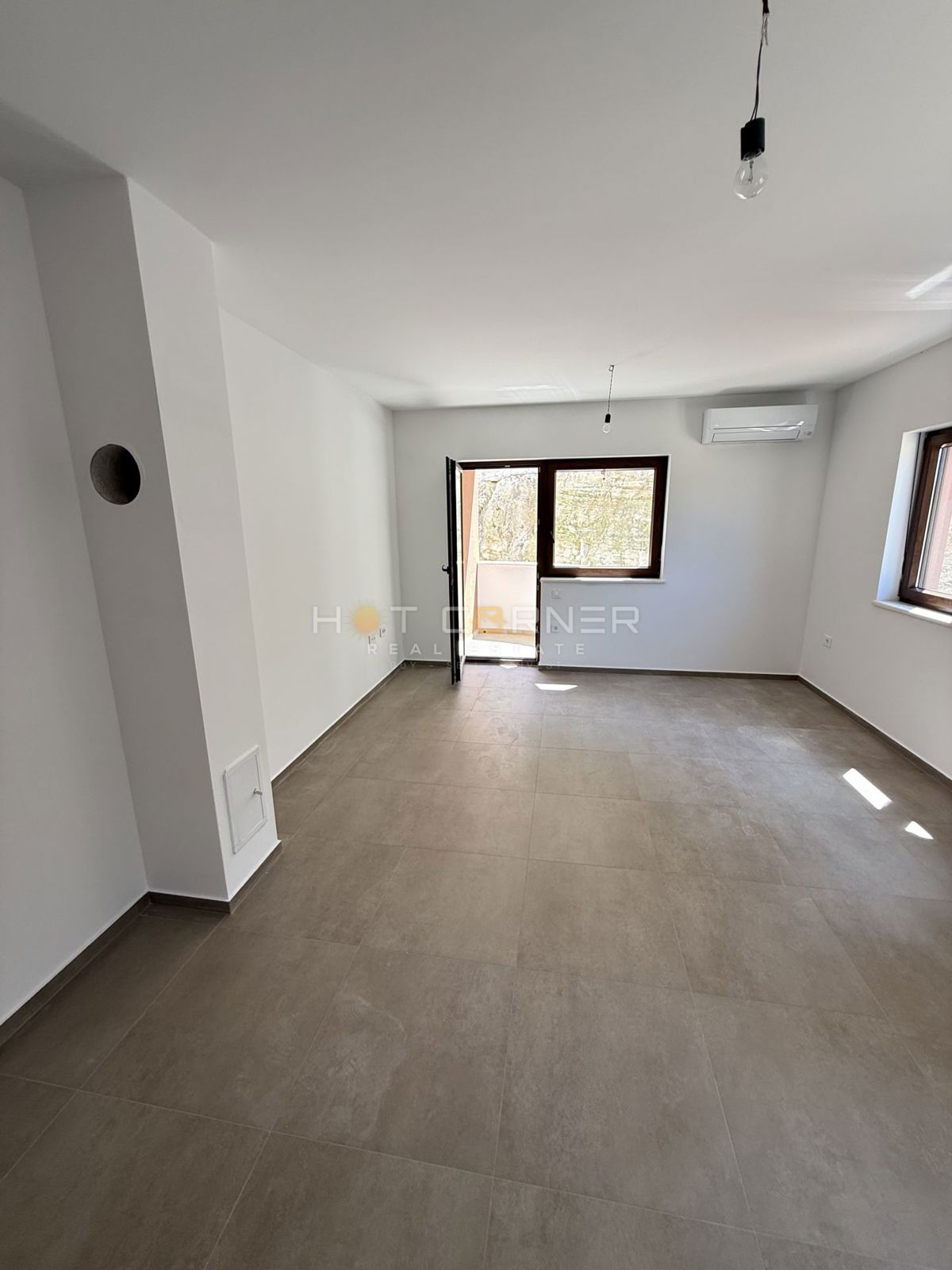 Monte Zaro - new construction, 1 bedroom apartment with terrace, 1st floor