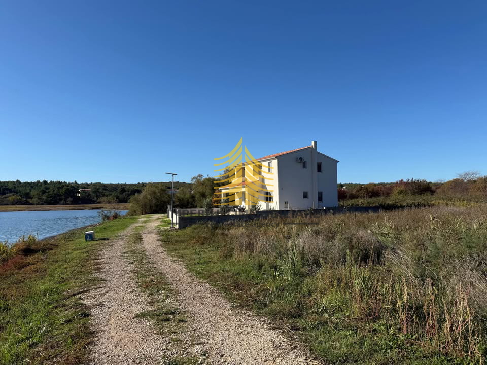 Дом POSEDARJE, 770.000 €