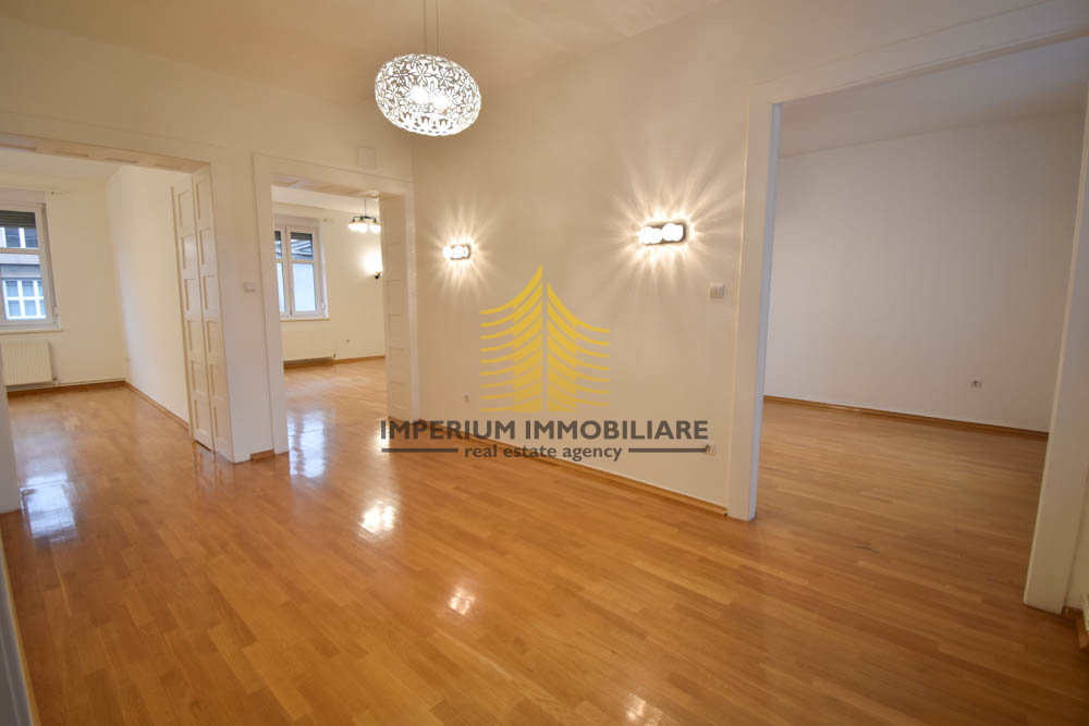 Locale commerciale ZAGREB, 1.700 €