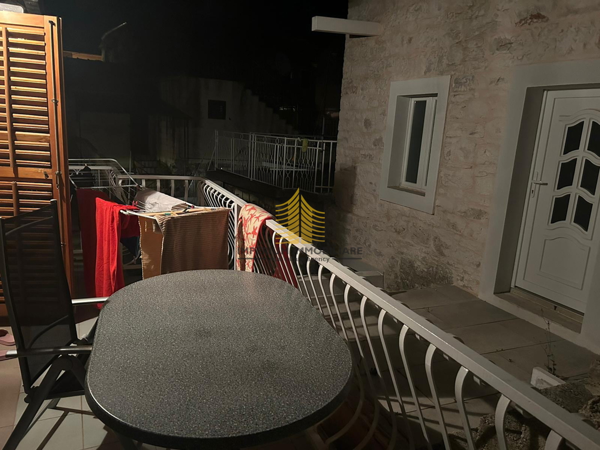 Appartamento STARI GRAD, 600 €