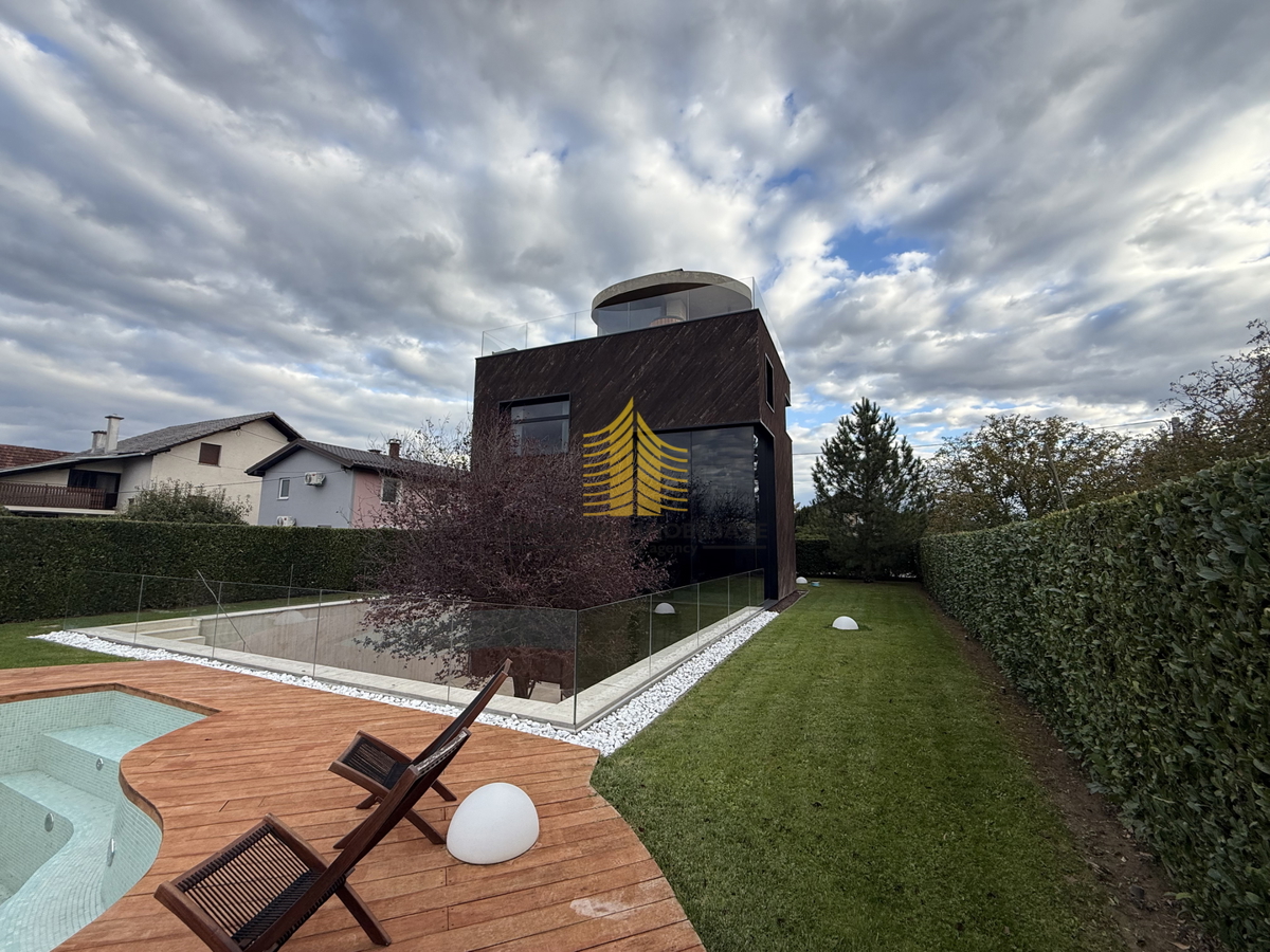 Casa KLOŠTAR IVANIĆ, 550.000 €