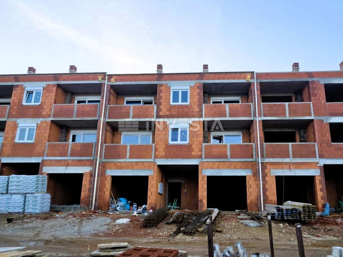 Šijana, novogradnja – stan s 2 spavaće sobe i garažom