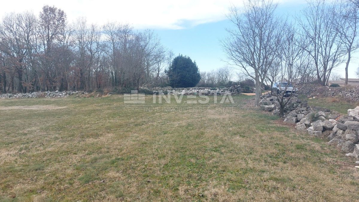 Terreno TINJAN, 73.000 €