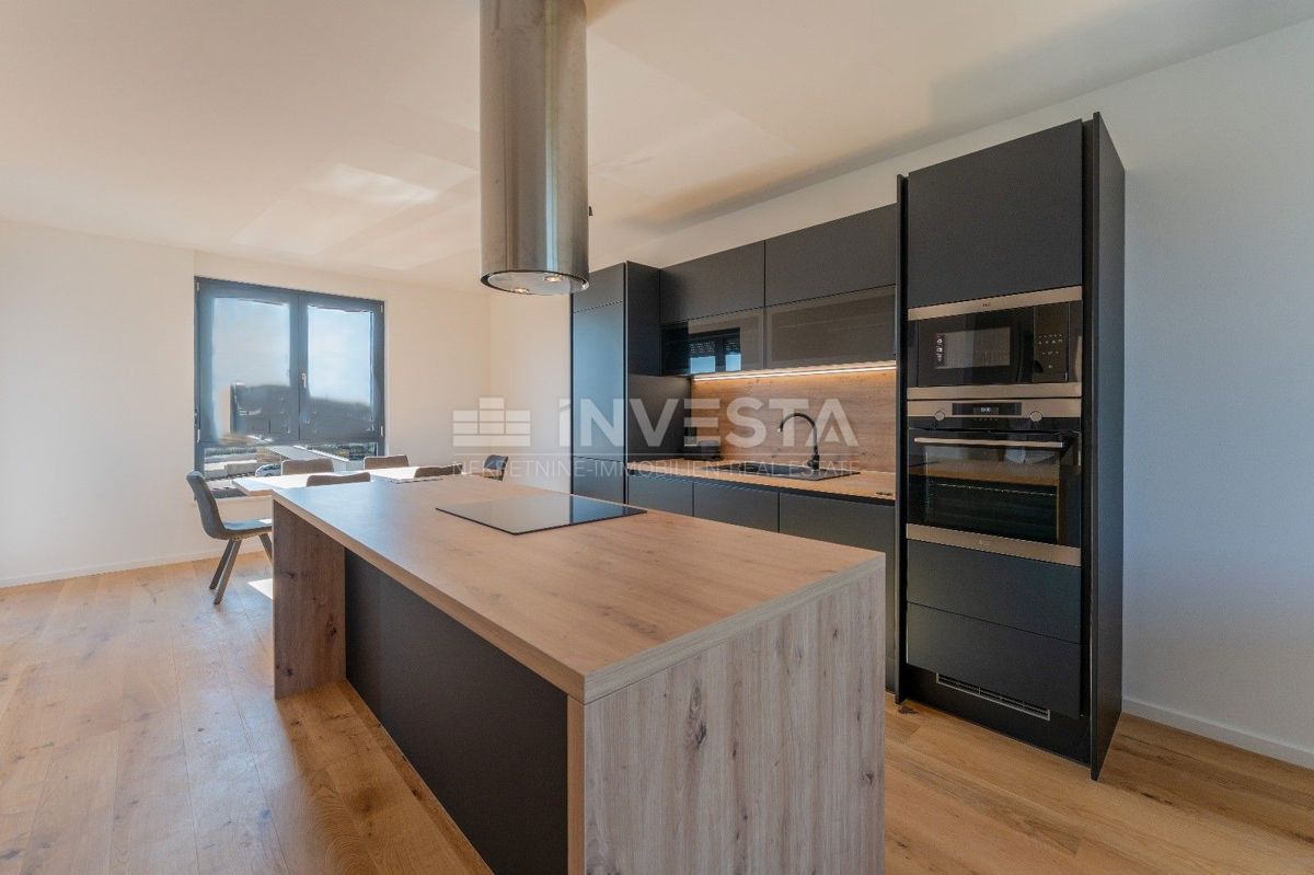 Pula, Luksuzan Penthouse Novogradnja