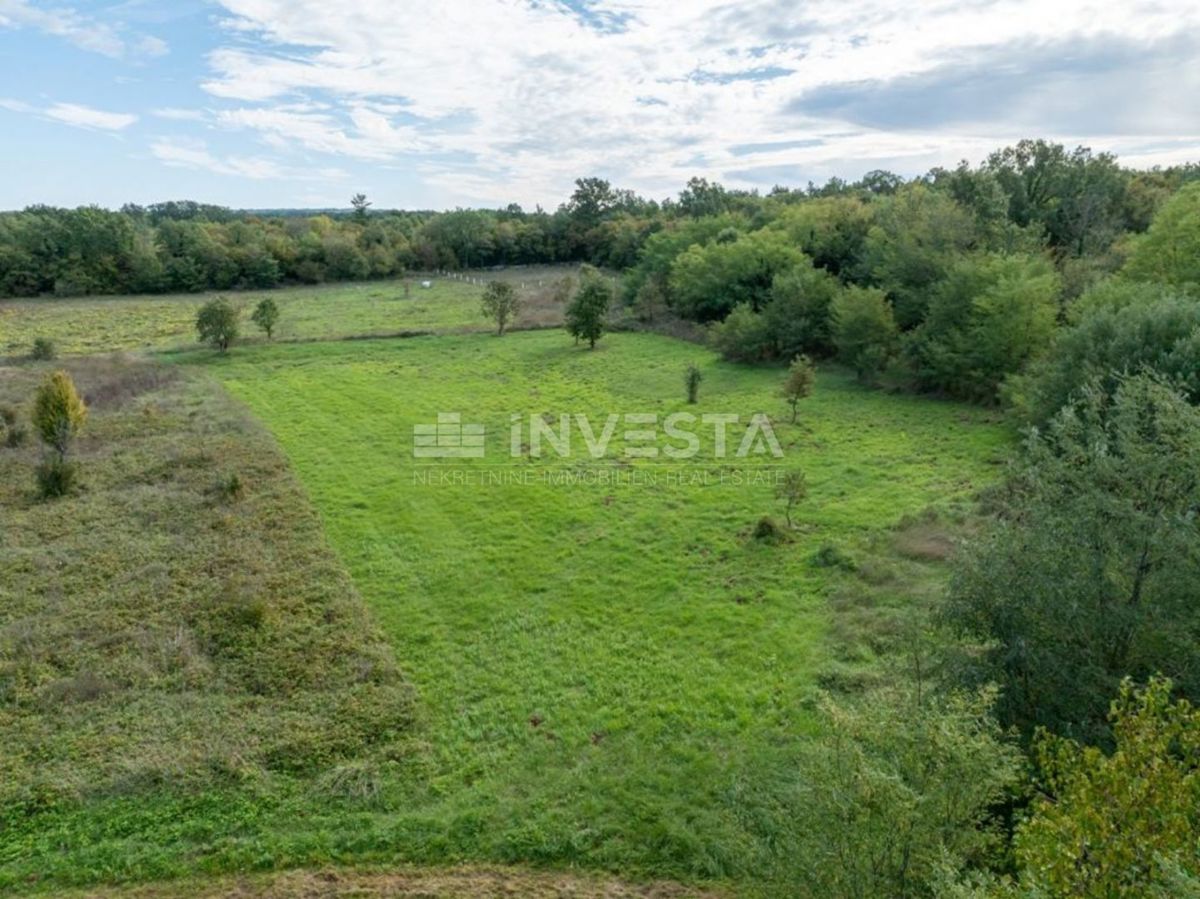 Участок POREČ, 39.900 €