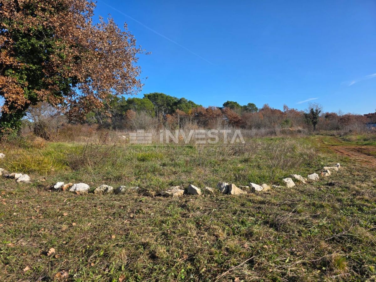 Участок VODNJAN, 180.000 €