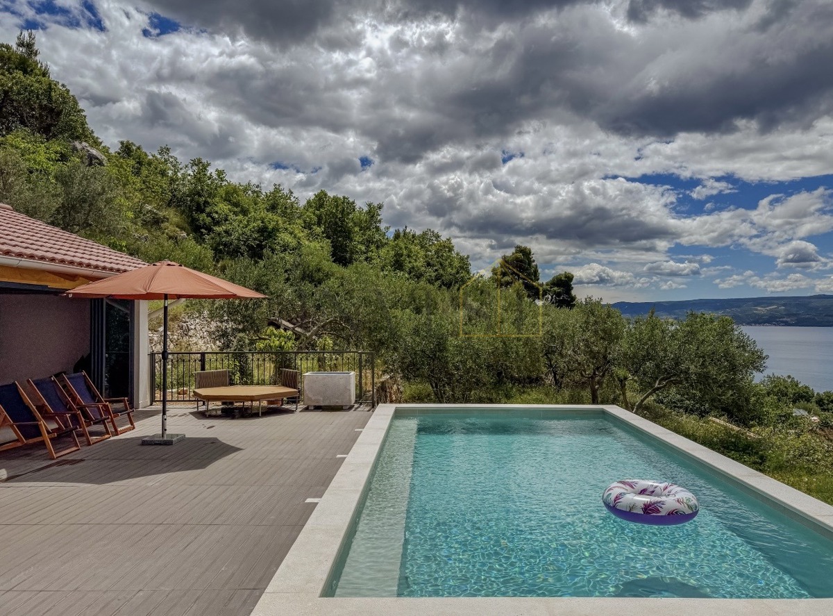 Дом DUGI RAT, 1.390.000 €