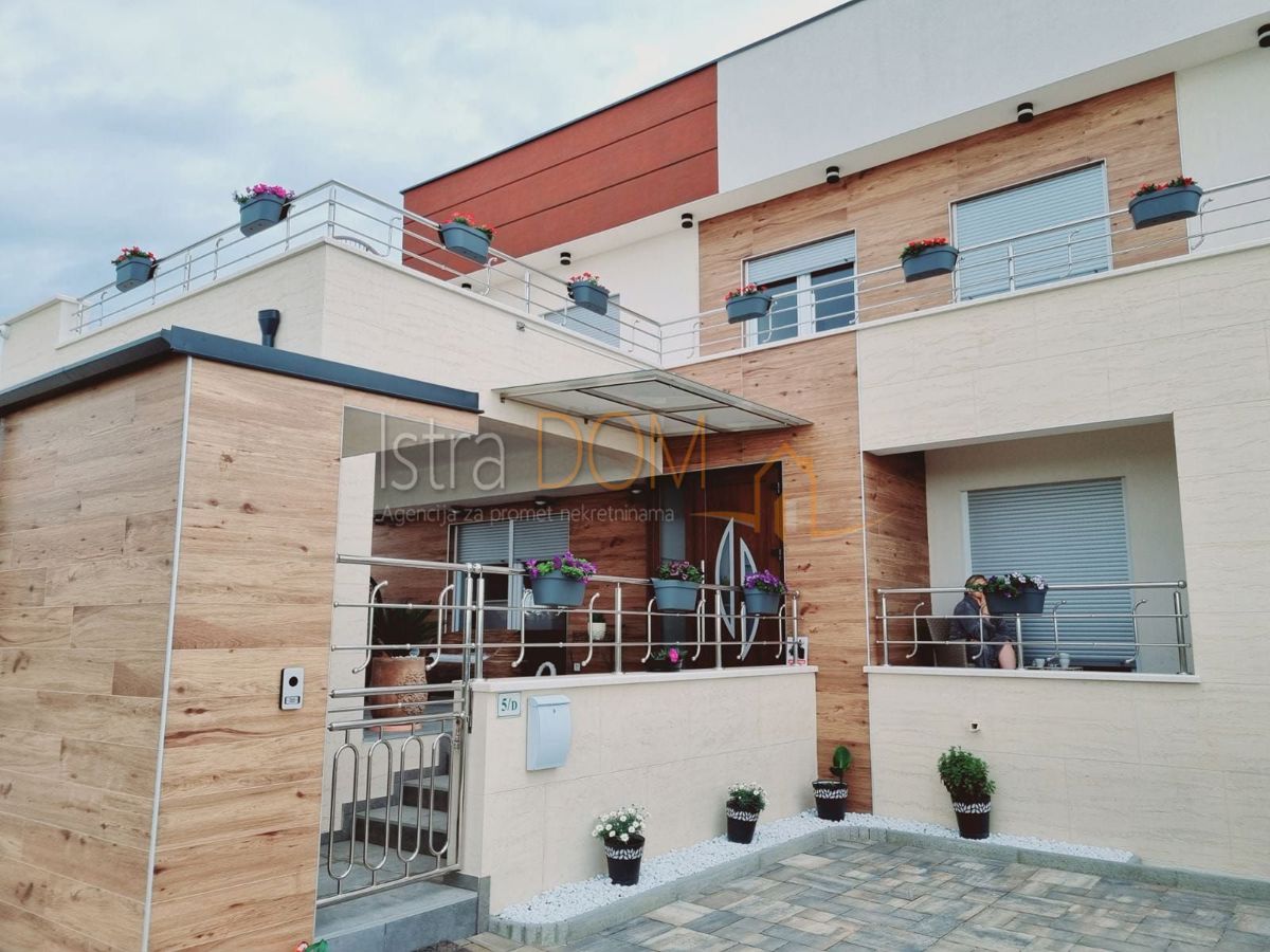 Casa VODNJAN, 705.500 €