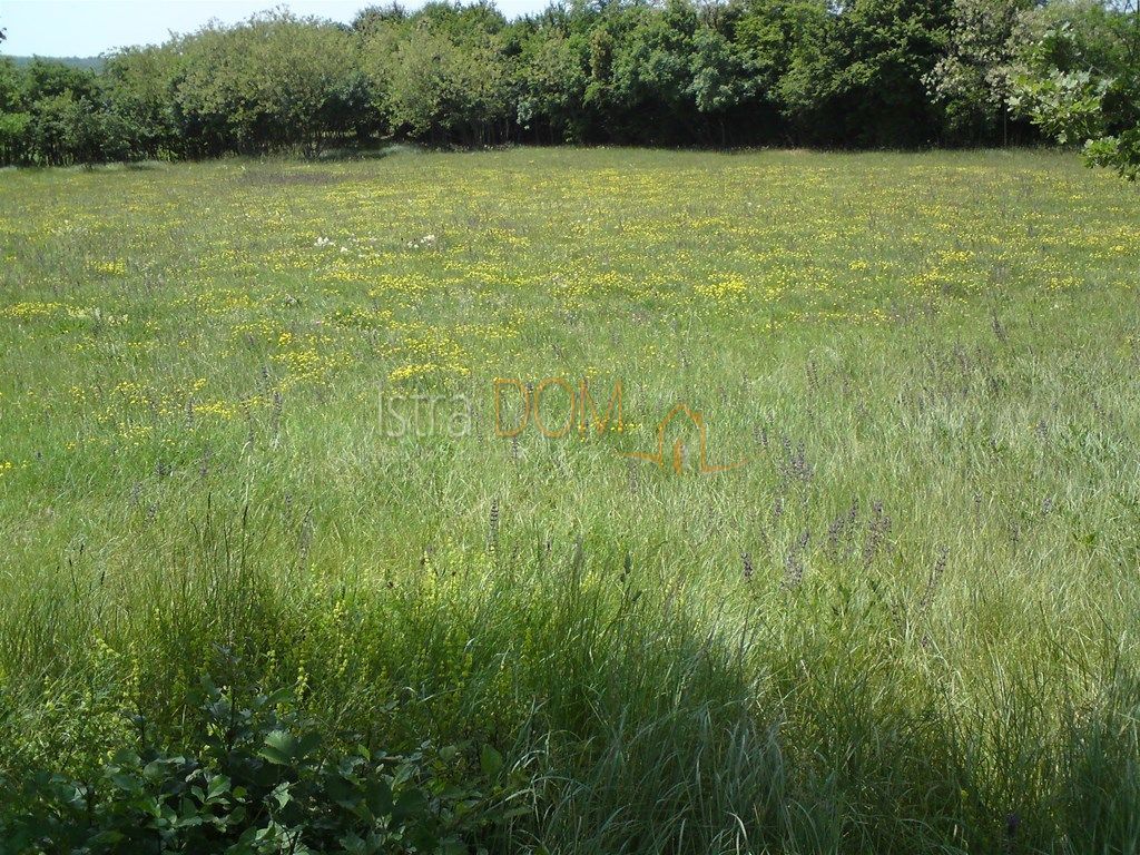 Участок BARBAN, 115.000 €