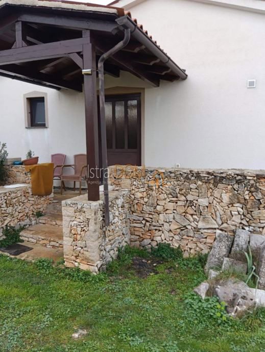 - Rakalj, dvije kuće sa velikom okućnicom - – 2