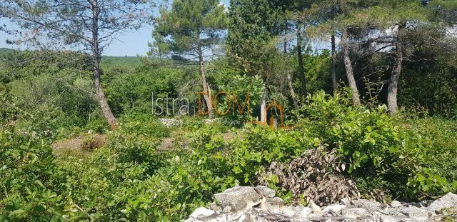 Участок MARČANA, 10.000 €