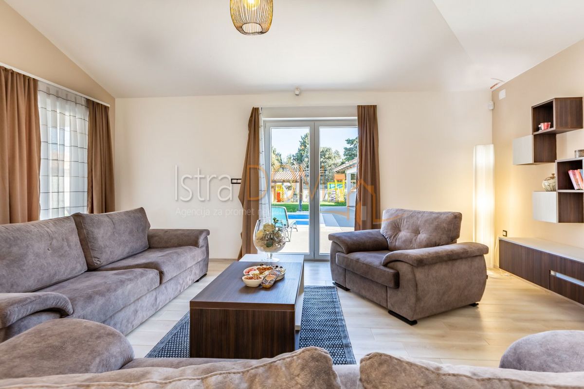 Дом LIŽNJAN, 520.000 €