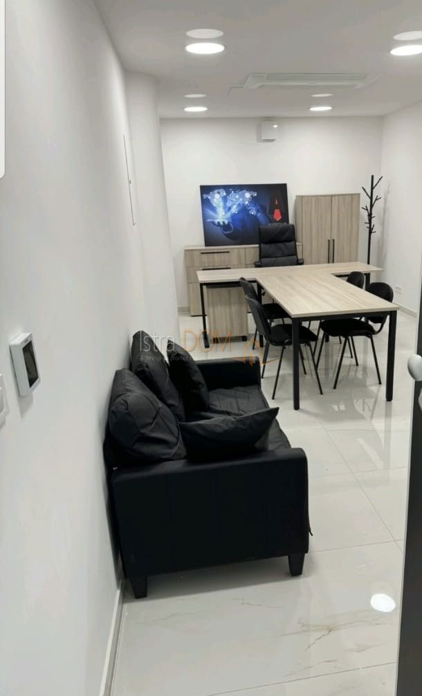 Коммерческая площадь PULA, 360 €