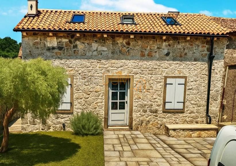 Casa LABIN, 320.000 €