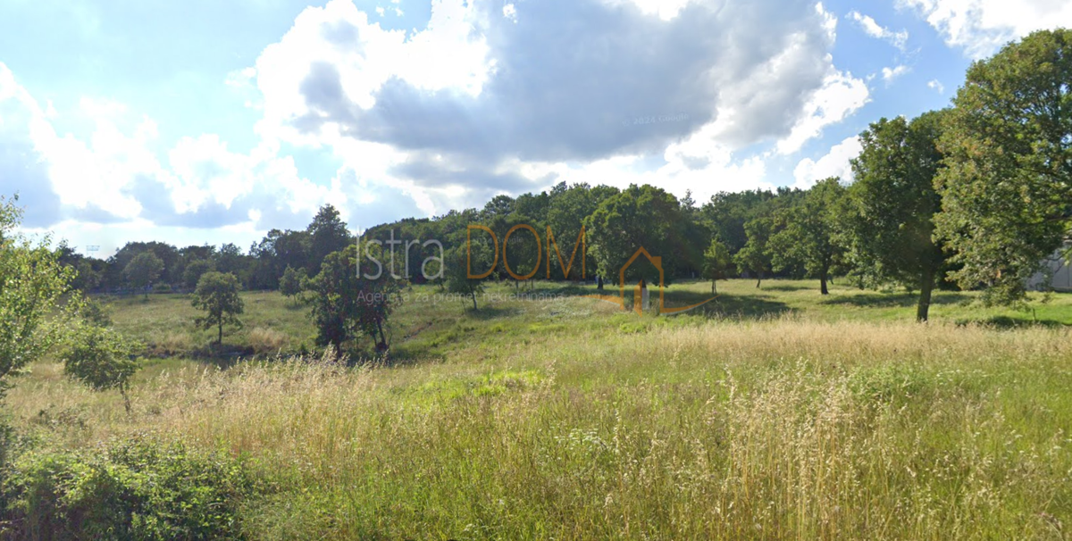 Участок BARBAN, 63.600 €