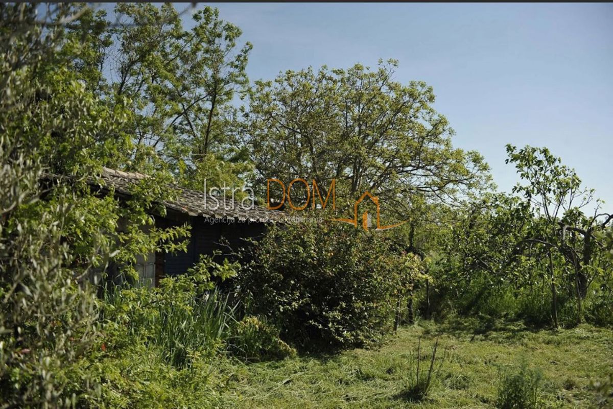 Участок MARČANA, 225.000 €