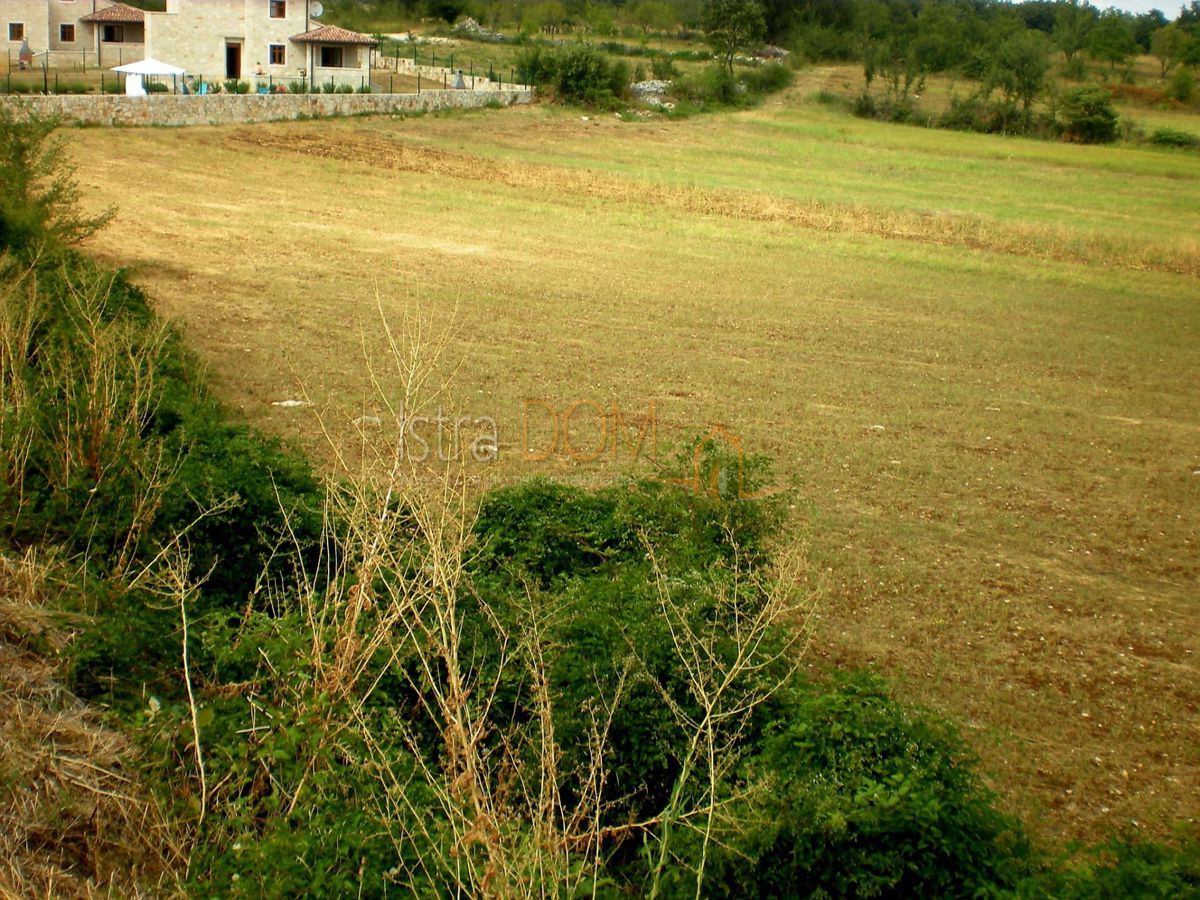 Terreno KANFANAR, 208.000 €