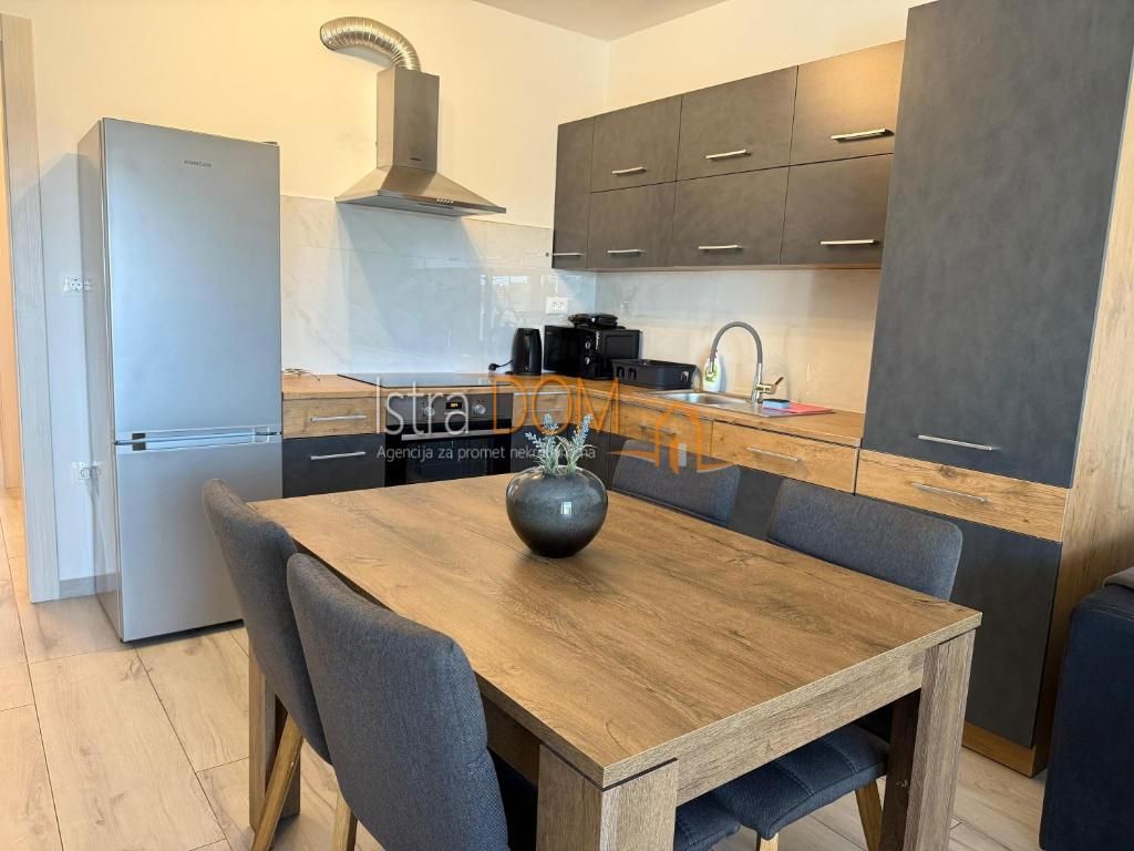 Flat Veli vrh, Pula, 72,21m2