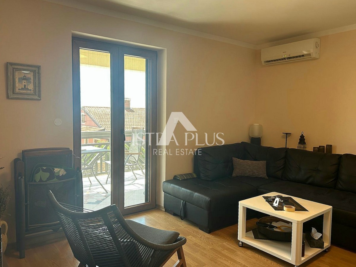 Okolica Poreča, Opremljeno stanovanje s pogledom na morje – 51,28 m²