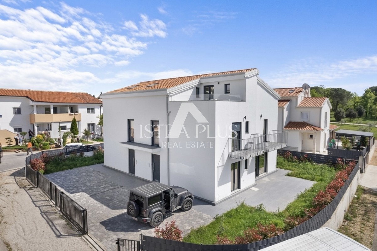 Istra, Poreč – moderna novogradnja, dvojna kuća u blizini centra Poreča!!