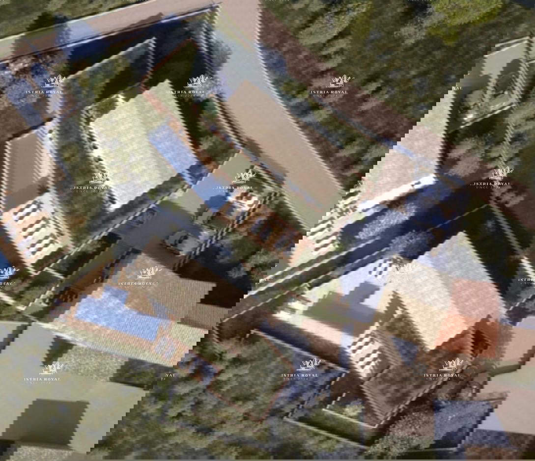 Участок OPRTALJ, 600.000 €