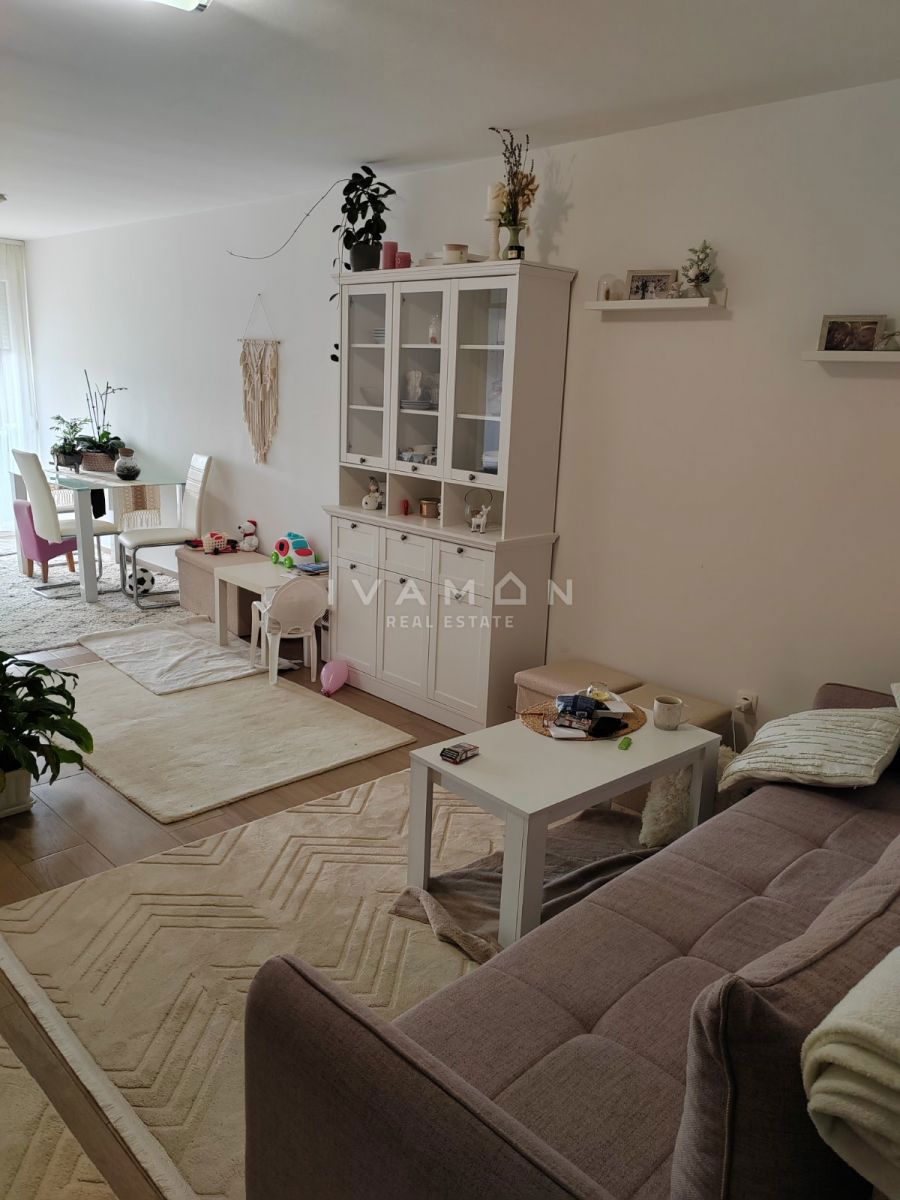 Renoviran jednosoban stan 100 m od mora