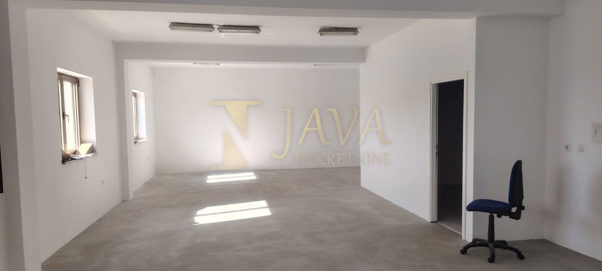 Locale commerciale RIJEKA, 1.200 €